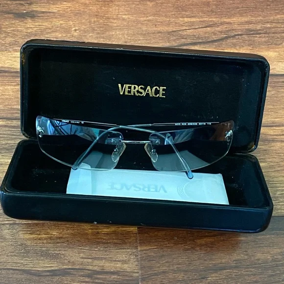 Versace | Accessories | Versace Womens Designer Sunglasses  display picture 3